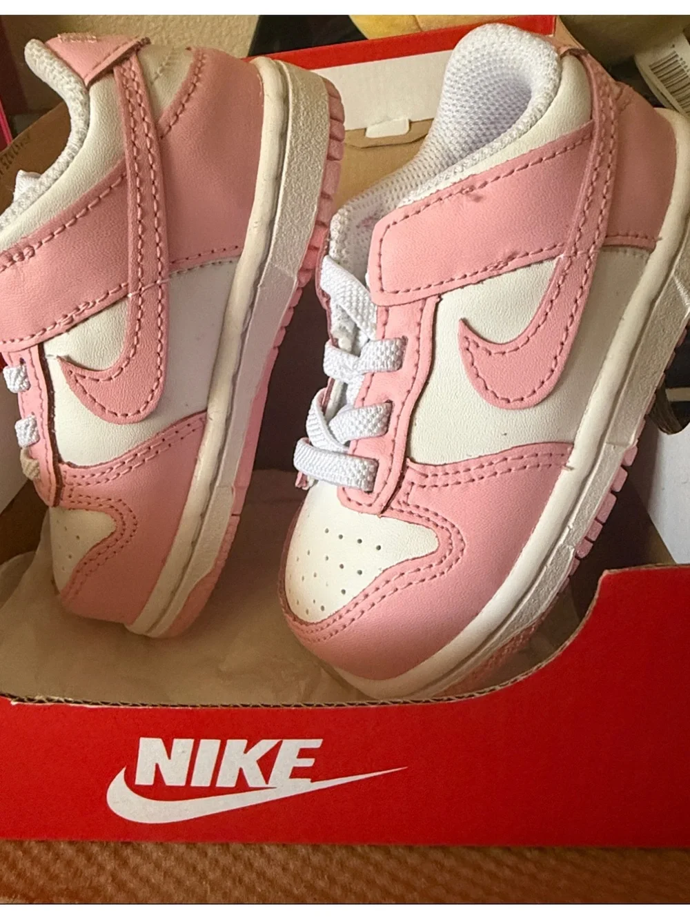 Nike Kids Low-Top Sneakers in Pink and Cream